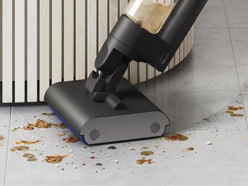 Dyson WashG1 podczas mycia podłogi