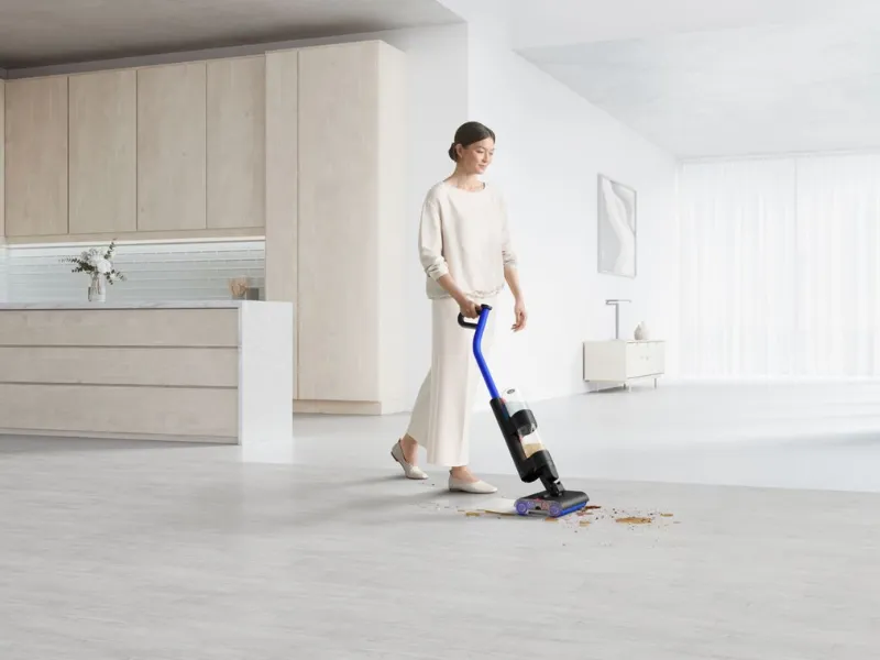 Dyson WashG1 podczas odkurzania