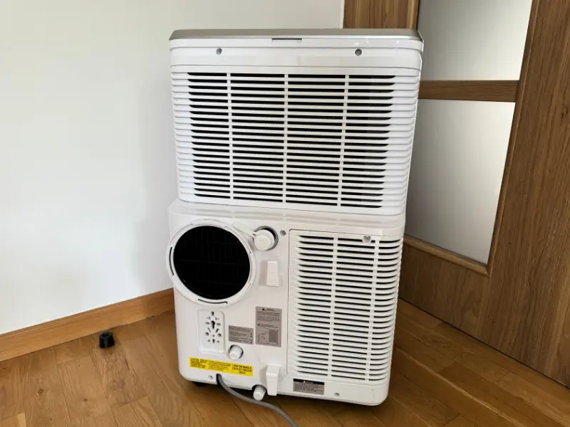 Electrolux EXP34U338CW ustawiony tyłem. Źródło: materiały własne