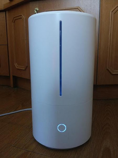 Xiaomi Mi Smart Antibacterial Humidifier podczas domowych testów u naszej redakcyjnej koleżanki.