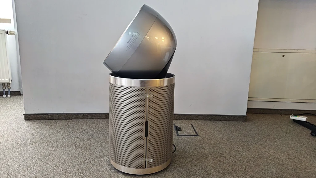 Dreame AirPursue PM10 stojący bokiem